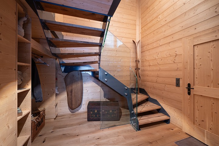 0310 Michelhüsli Vestibule Treppenaufgang 1 OG